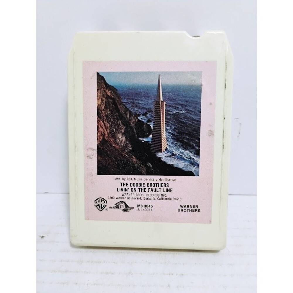 1977 WARNER BROS THE DOOBIE BROTHERS LIVIN’ ON THE FAULT LINE 8 TRACK